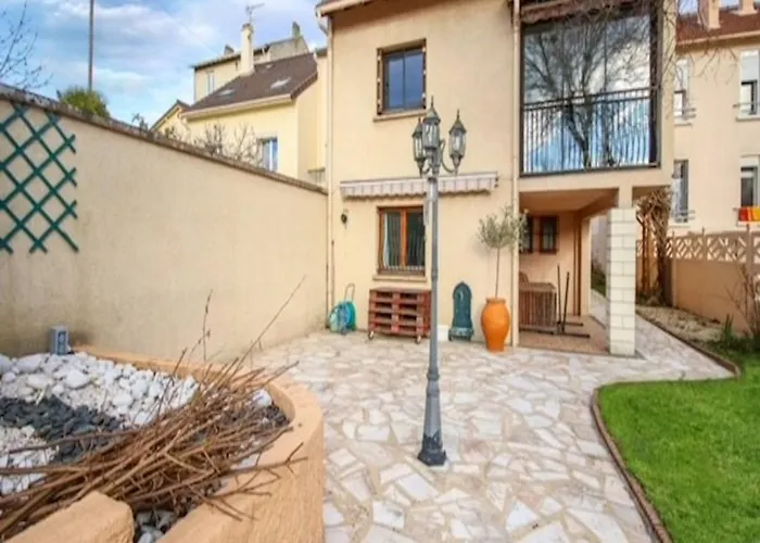 Maison Bezons: Confort & Jardin