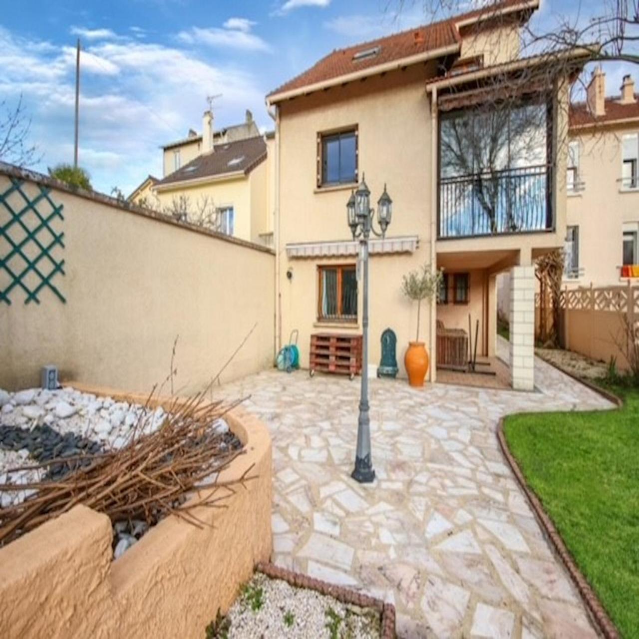 Maison Bezons: Confort & Jardin Villa *